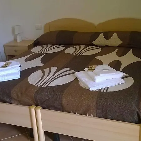 Bena E Traes Отель Laerru