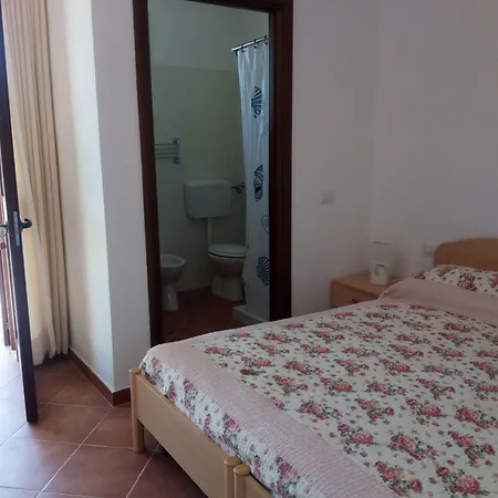 Отель Bena E Traes