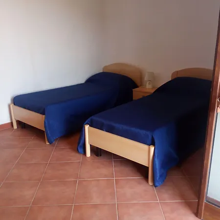 Bena E Traes Отель Laerru