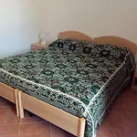 Hotell Bena E Traes Laerru