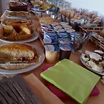 Bena E Traes Hotell Laerru