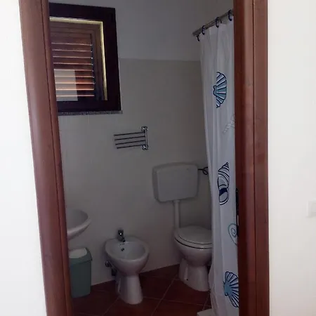 Hotel Bena E Traes Laerru