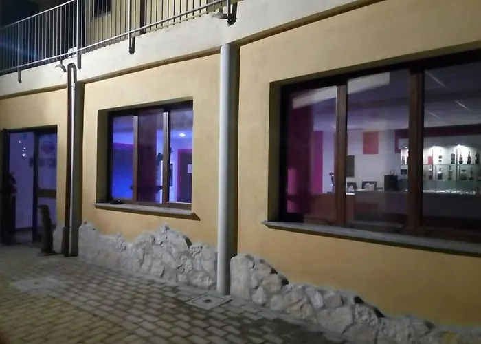 Hotel Bena E Traes Laerru