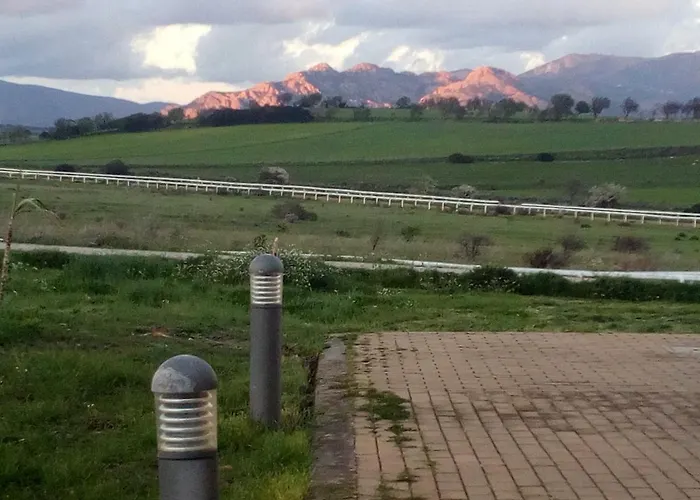 Bena E Traes Hotel Laerru